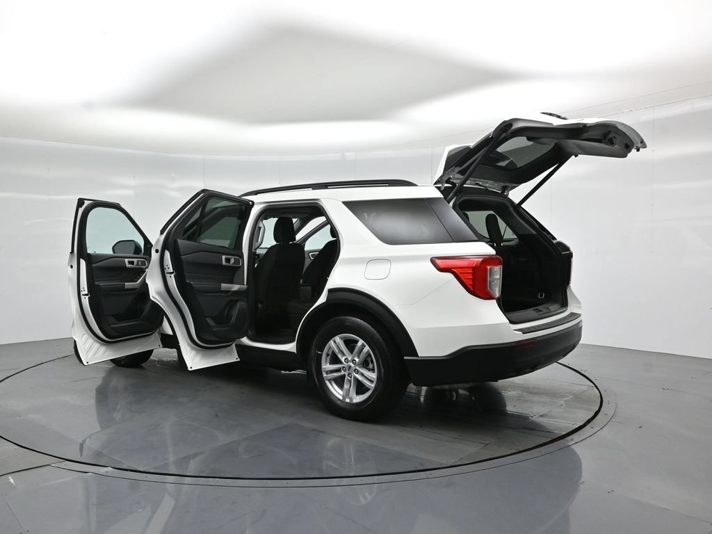 Certified 2024 Ford Explorer XLT RWD image 34