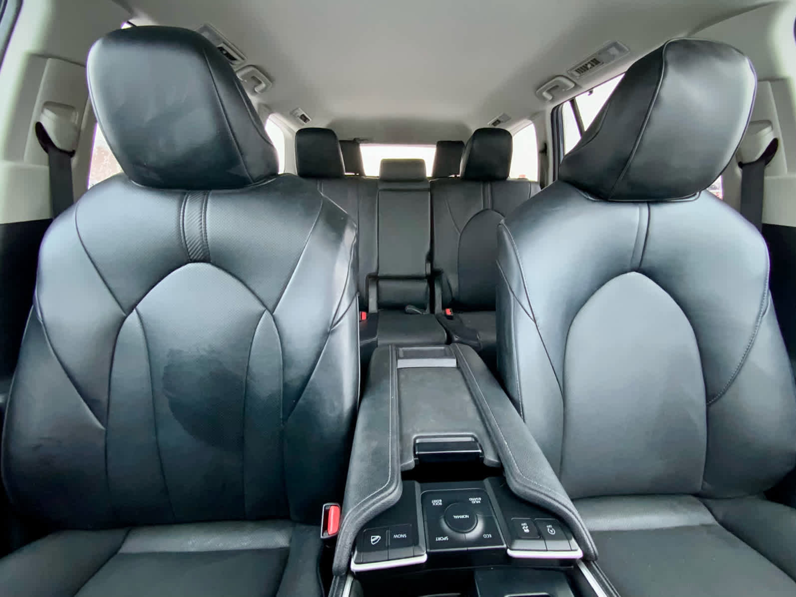 Used 2024 Toyota Grand Highlander XLE image 28