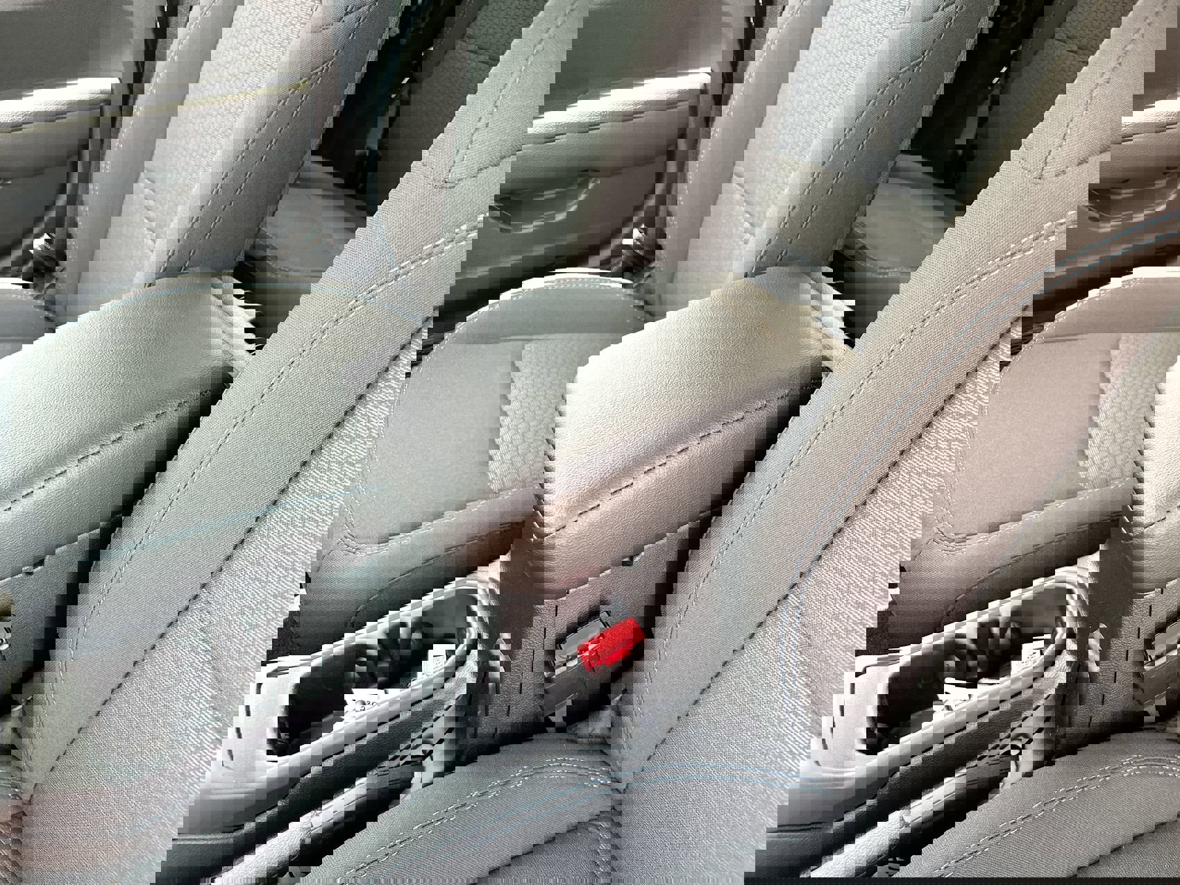 New 2023 Jeep Wrangler Rubicon w/ Cold Weather Group image 21