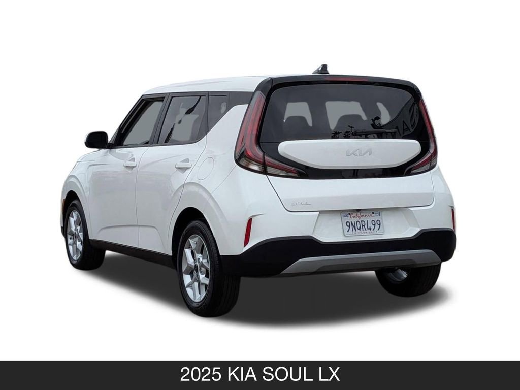 Used 2025 Kia Soul LX w/ LX Technology Package FWD image 9