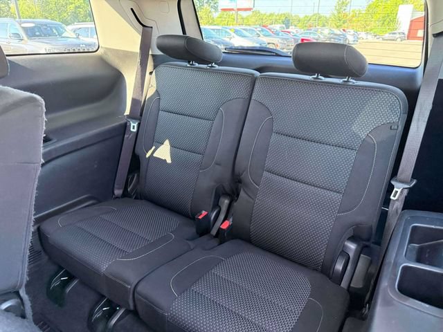 Used 2020 GMC Acadia SLE w/ Driver Convenience Package FWD image 14
