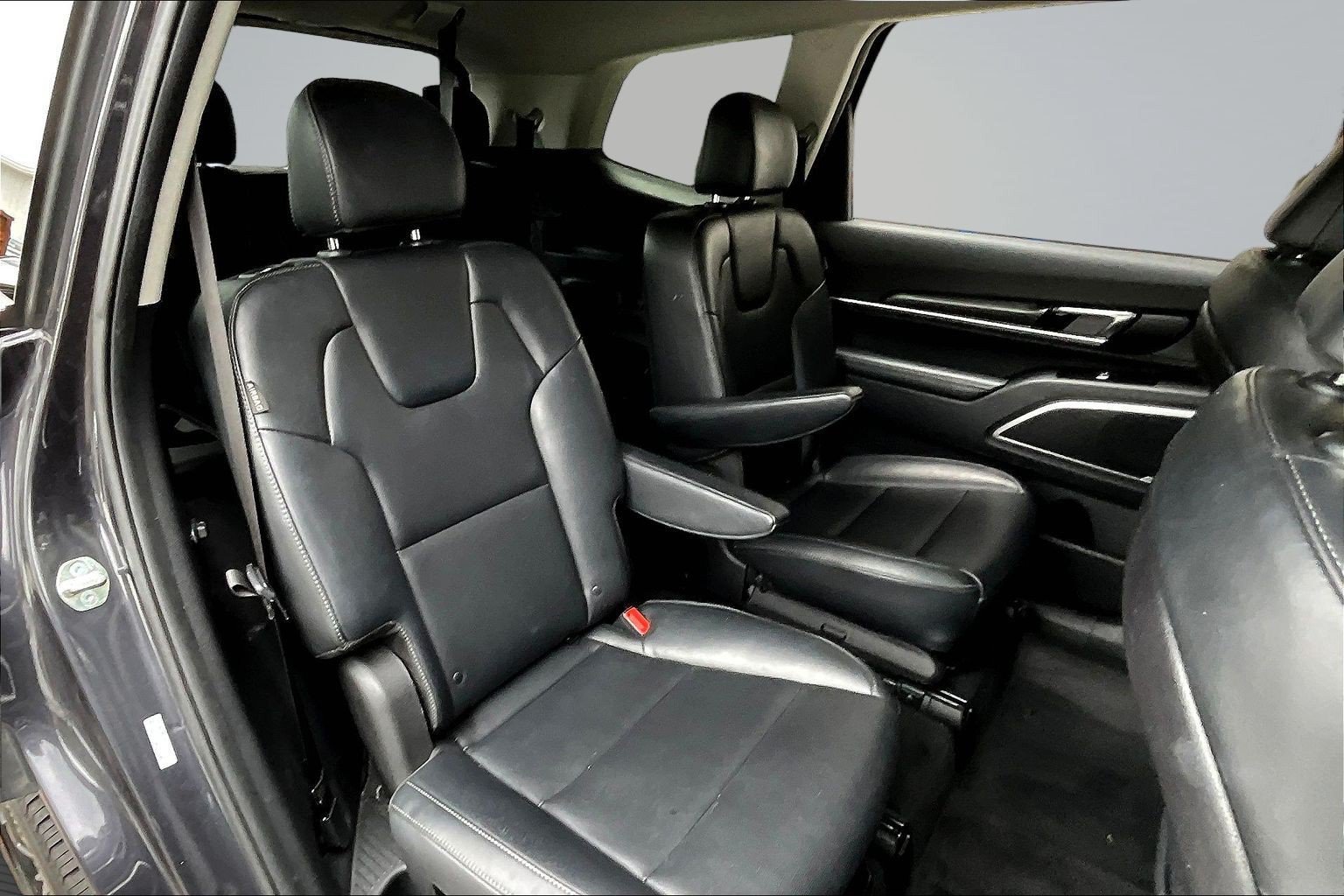 Used 2025 Kia Telluride S FWD image 22