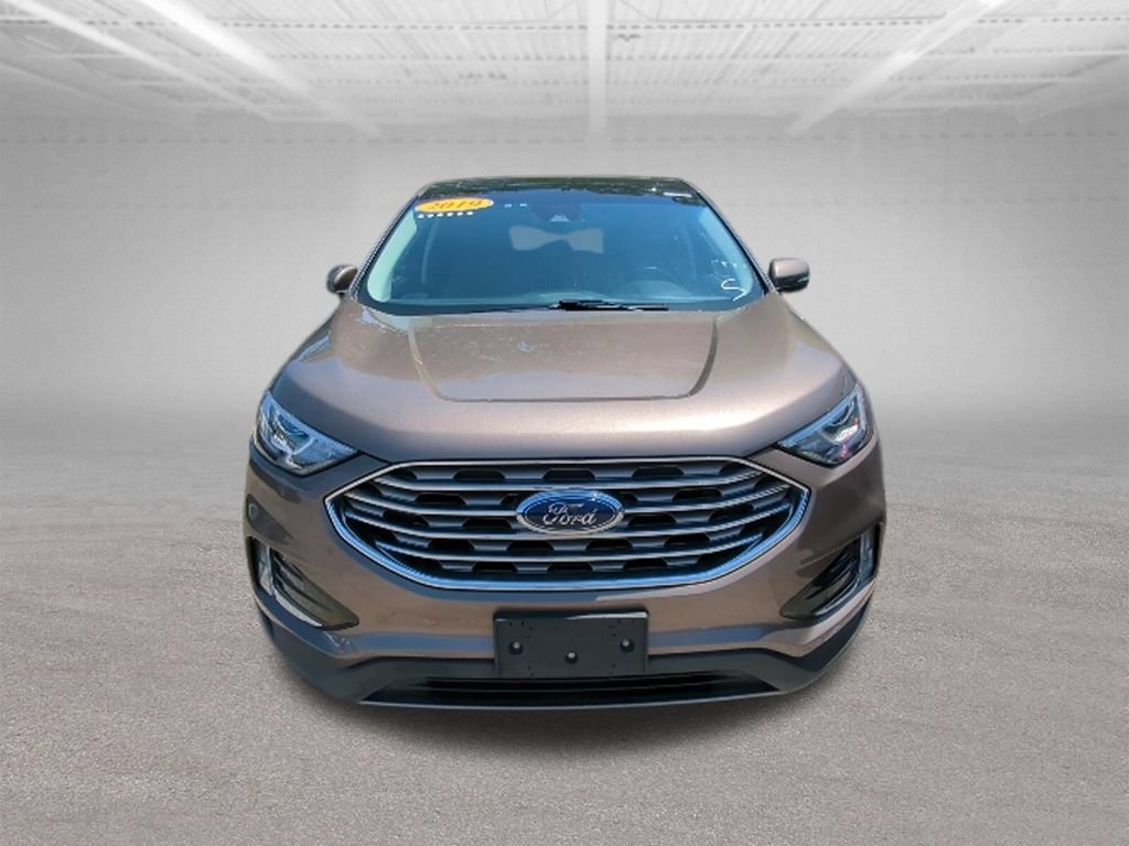 Used 2019 Ford Edge Titanium w/ Class II Trailer Tow Package AWD/4WD image 8