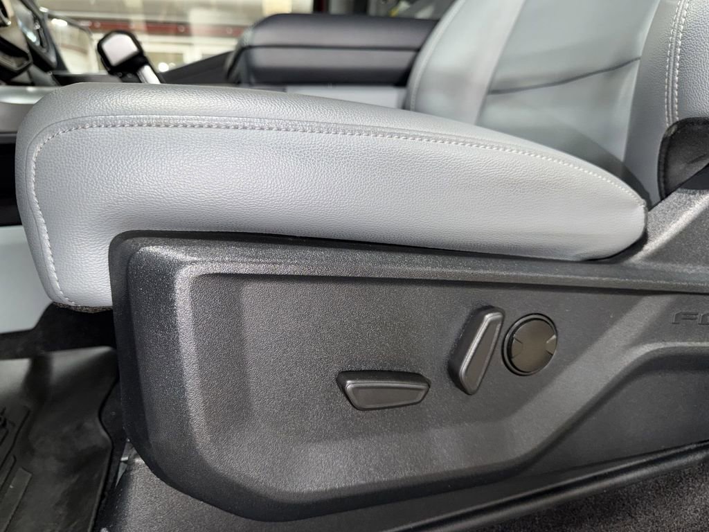 Used 2025 Ford F150 Lightning Flash image 14