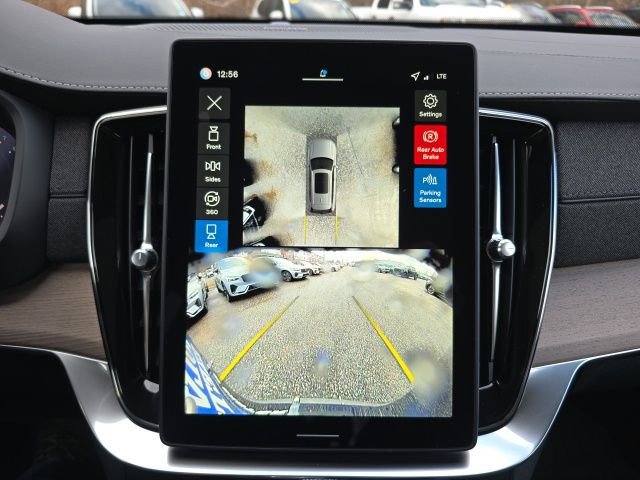 New 2026 Volvo XC90 B6 Plus w/ Protection Package Premier image 32