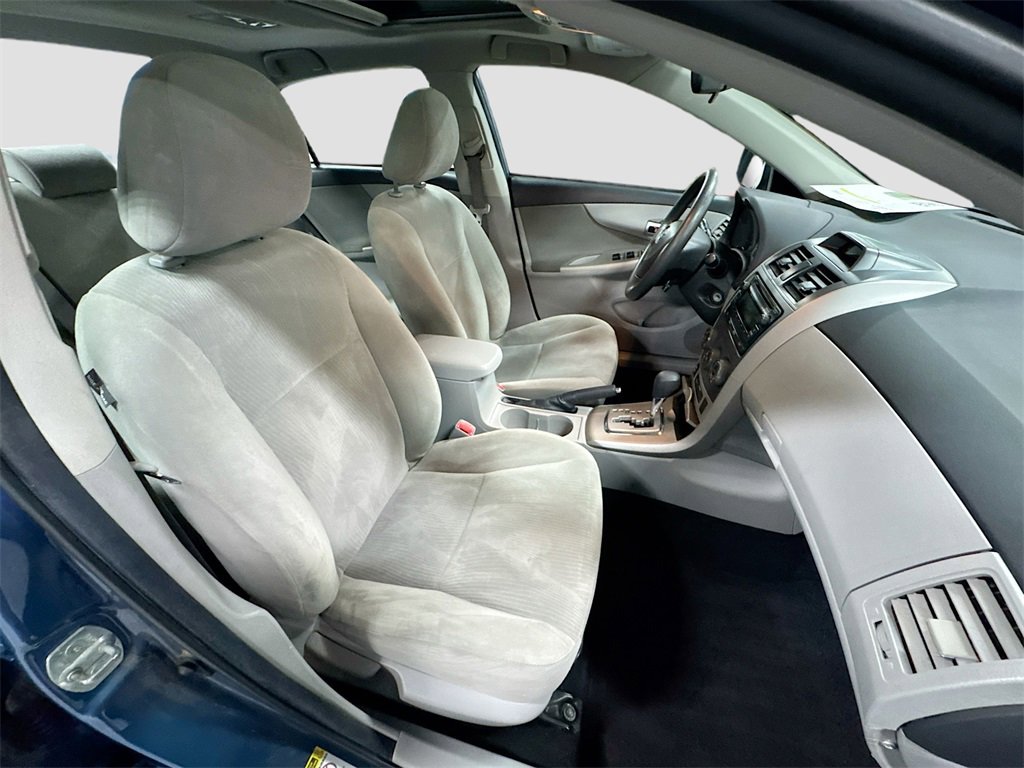 Used 2012 Toyota Corolla LE image 30