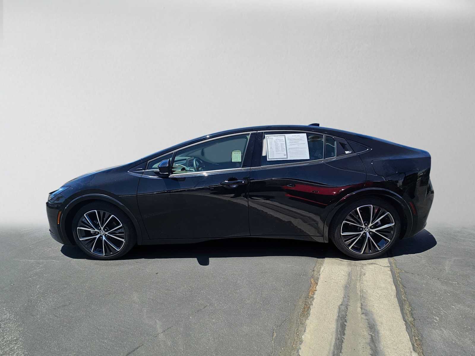 Certified 2026 Toyota Prius XLE FWD image 6