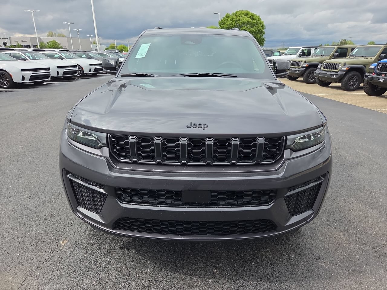 New 2026 Jeep Grand Cherokee L 4WD image 2