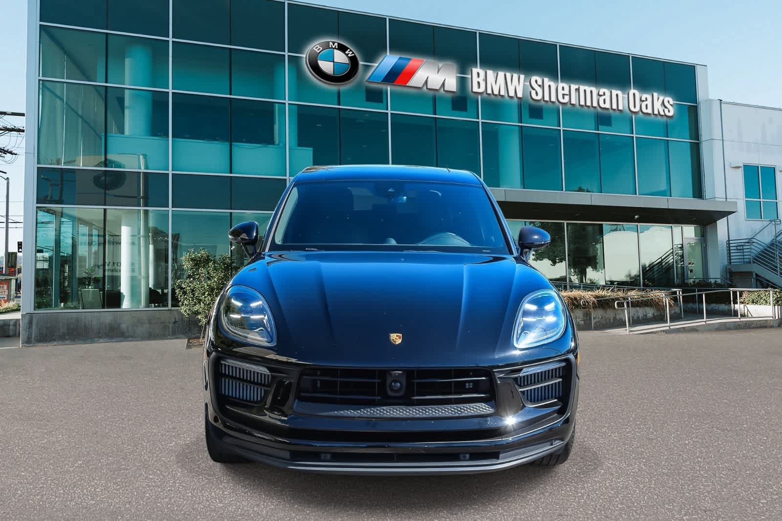 Used 2024 Porsche Macan S AWD/4WD image 2