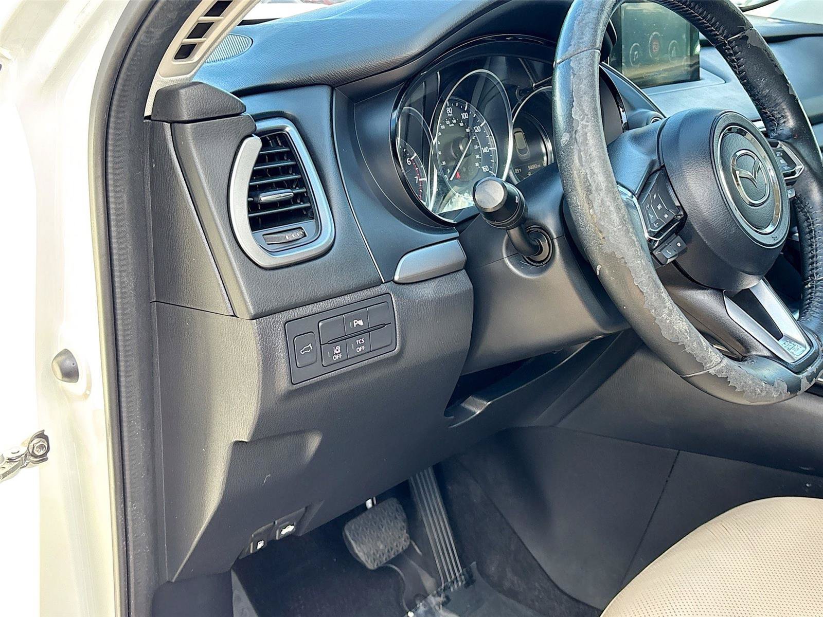 Used 2018 MAZDA CX-9 Touring w/ Touring Premium Package FWD image 10