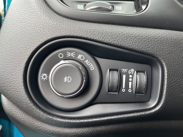Used 2022 Jeep Renegade Altitude w/ Convenience Group image 14