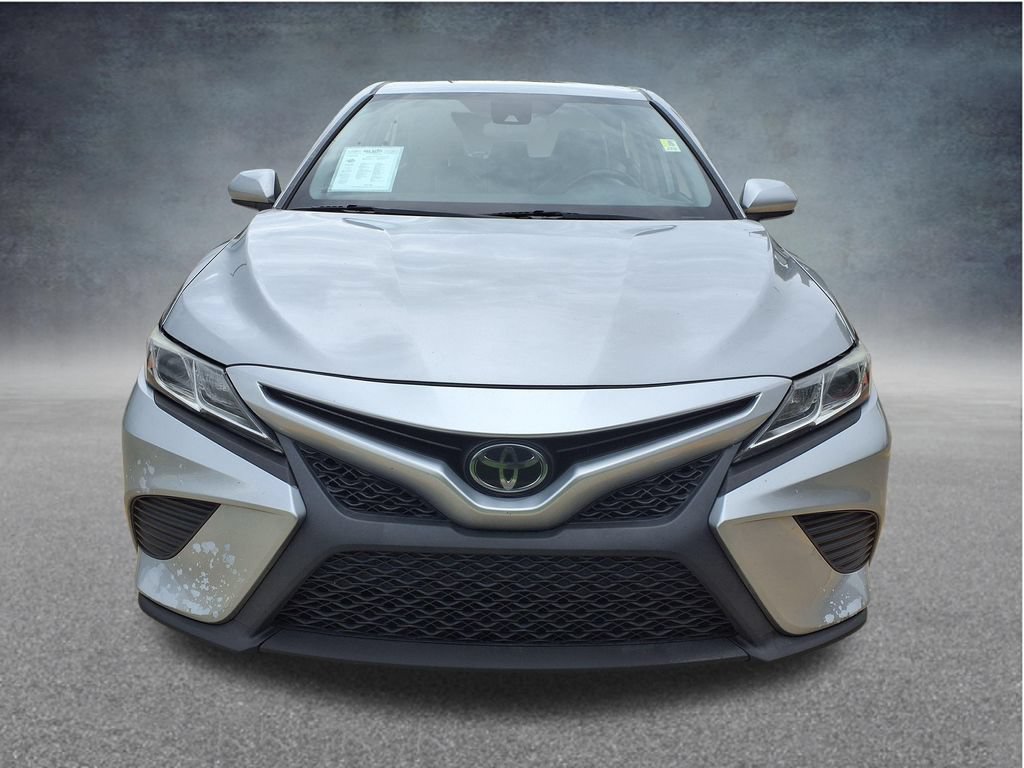 Used 2020 Toyota Camry SE FWD image 2