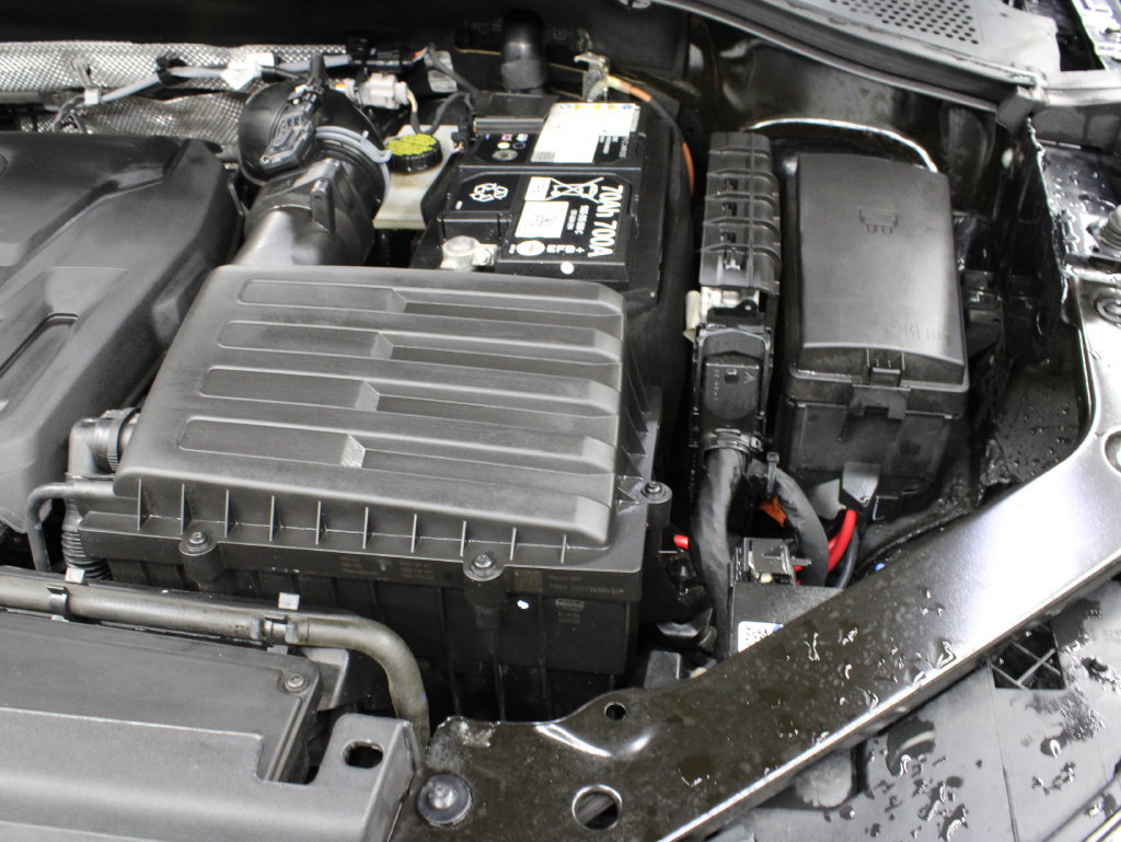 Used 2024 Volkswagen Tiguan SEL R-Line w/ MDO Package, Two-Row AWD/4WD image 29