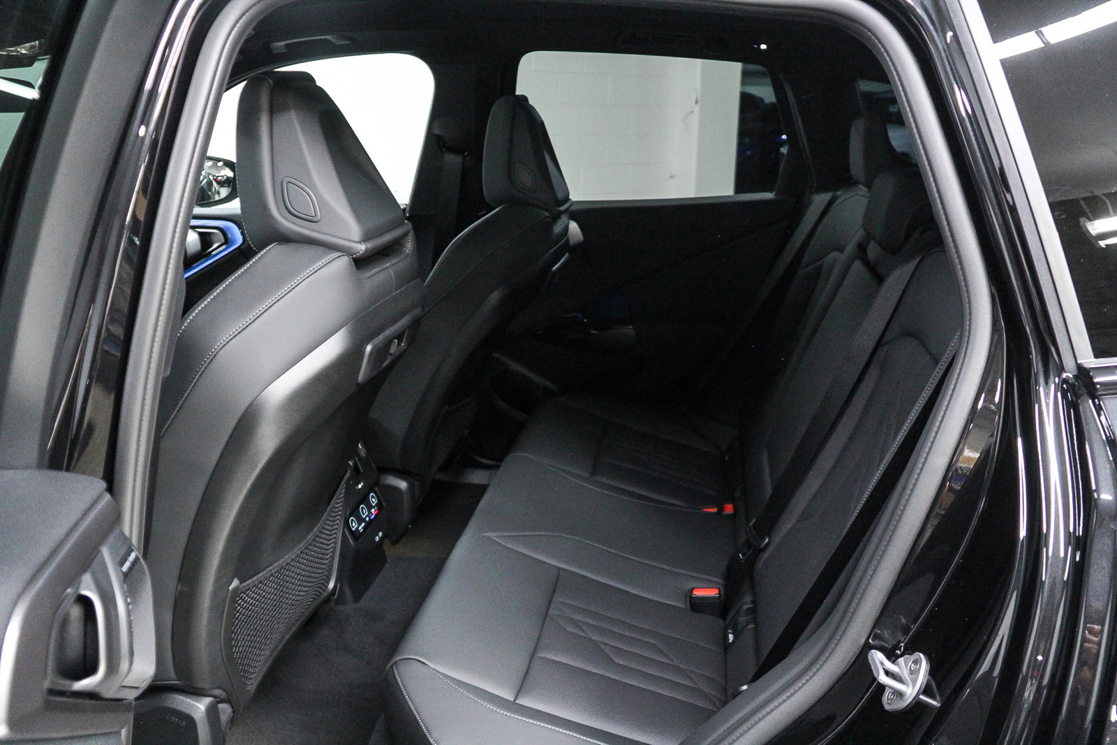 New 2026 BMW X3 M50 w/ Premium Package AWD/4WD image 17