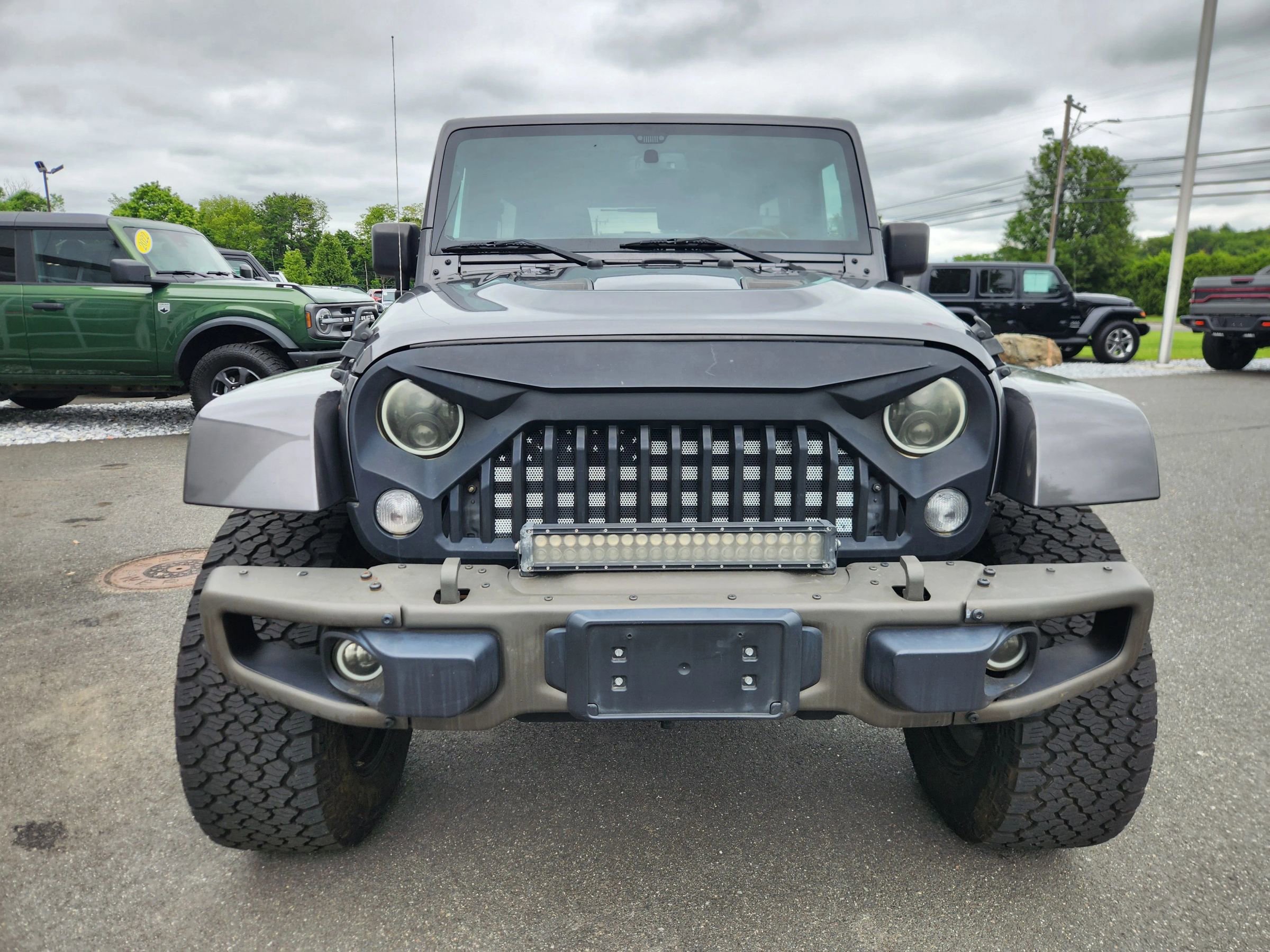 Used 2016 Jeep Wrangler Unlimited Sahara image 21