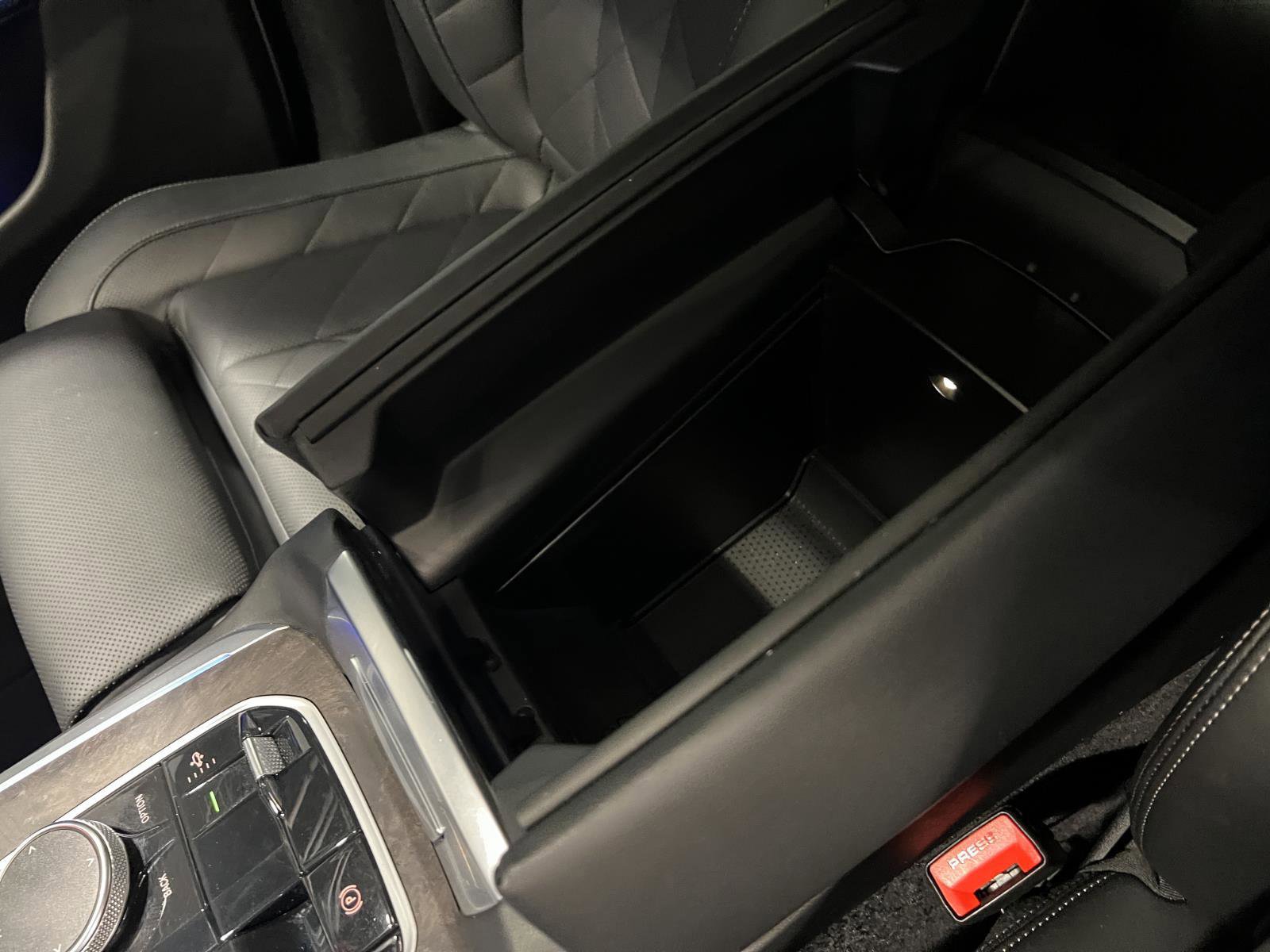 Used 2025 BMW X5 xDrive50e w/ M Sport Package image 21