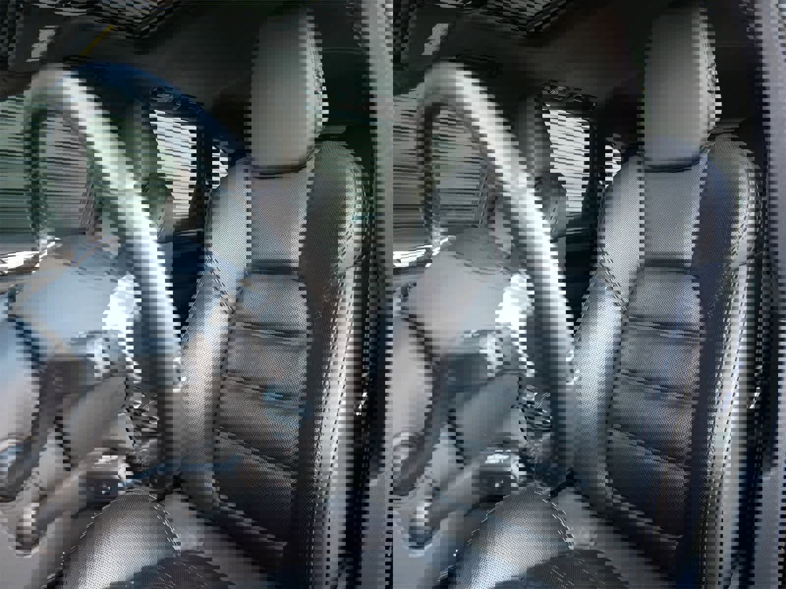 Used 2014 Porsche Cayenne Turbo image 5