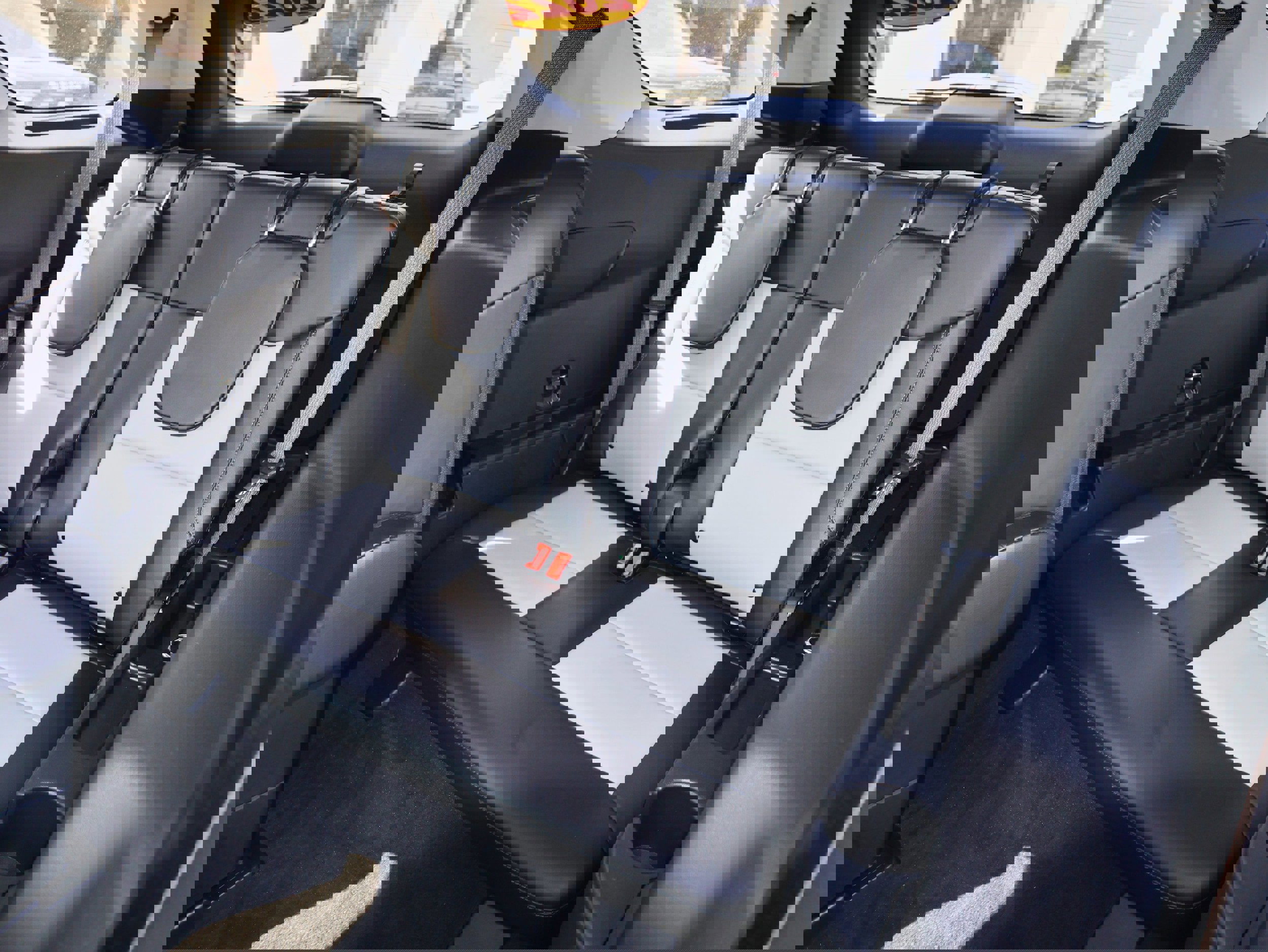 Used 2022 Ford Explorer XLT w/ Equipment Group 202A image 16