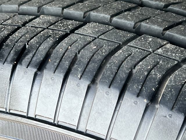 Used 2024 Chrysler Pacifica Touring-L image 9