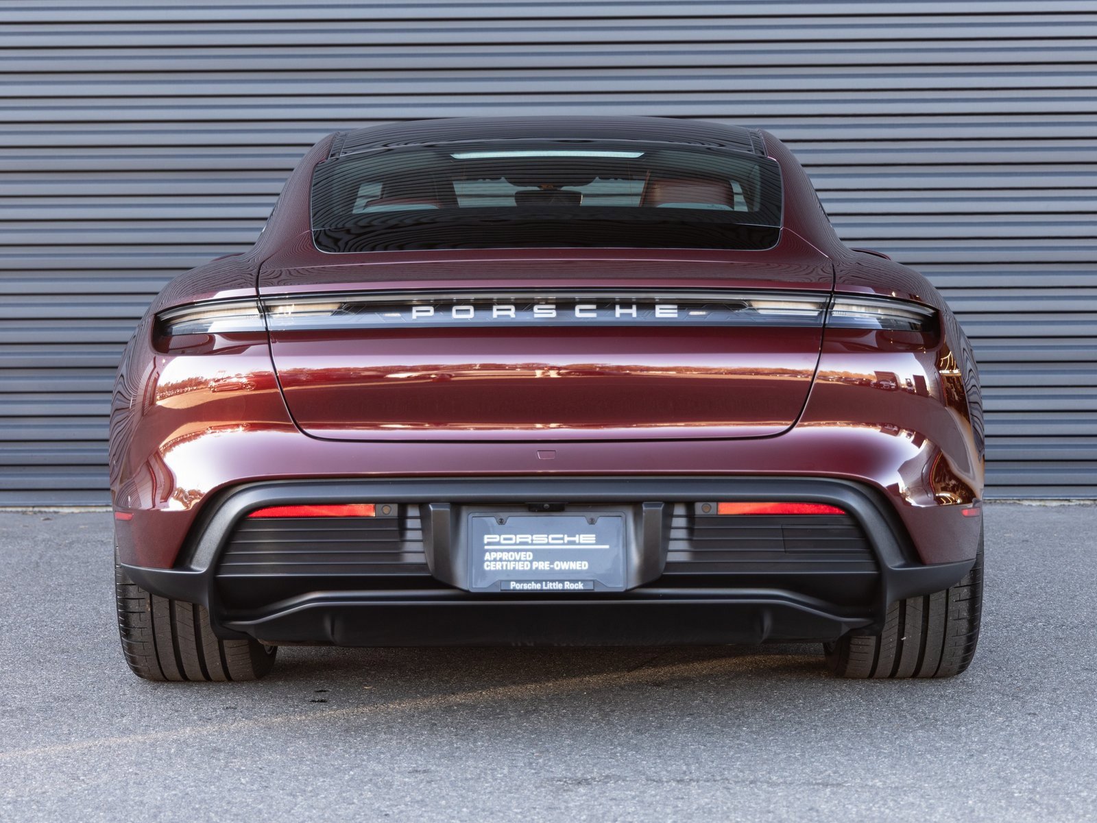 Used 2023 Porsche Taycan image 6