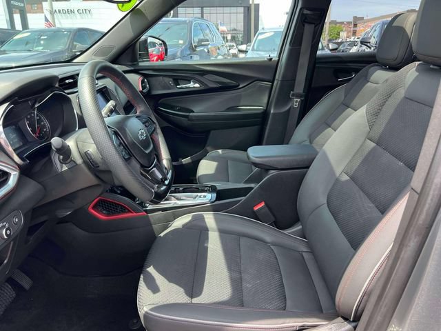 Used 2023 Chevrolet TrailBlazer RS w/ Sun and Liftgate Package AWD/4WD image 17