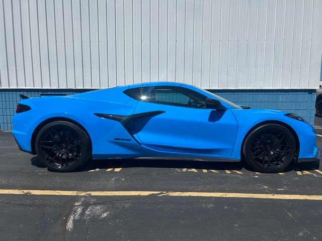 Used 2024 Chevrolet Corvette Z06 w/ Stealth Interior Trim Package RWD image 2