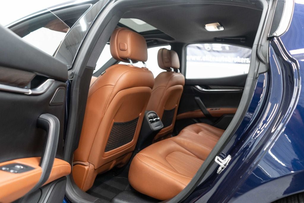 Used 2018 Maserati Ghibli S GranLusso RWD image 28
