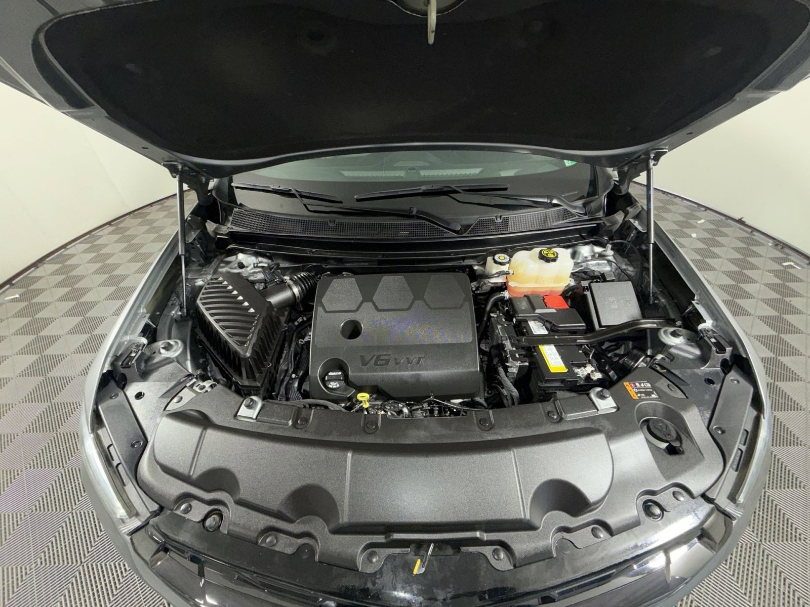 Used 2023 Chevrolet Traverse RS image 28