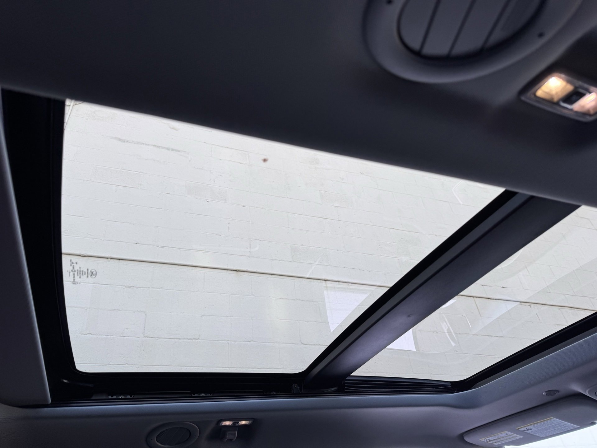 Used 2022 Ford Explorer XLT w/ Equipment Group 202A image 17