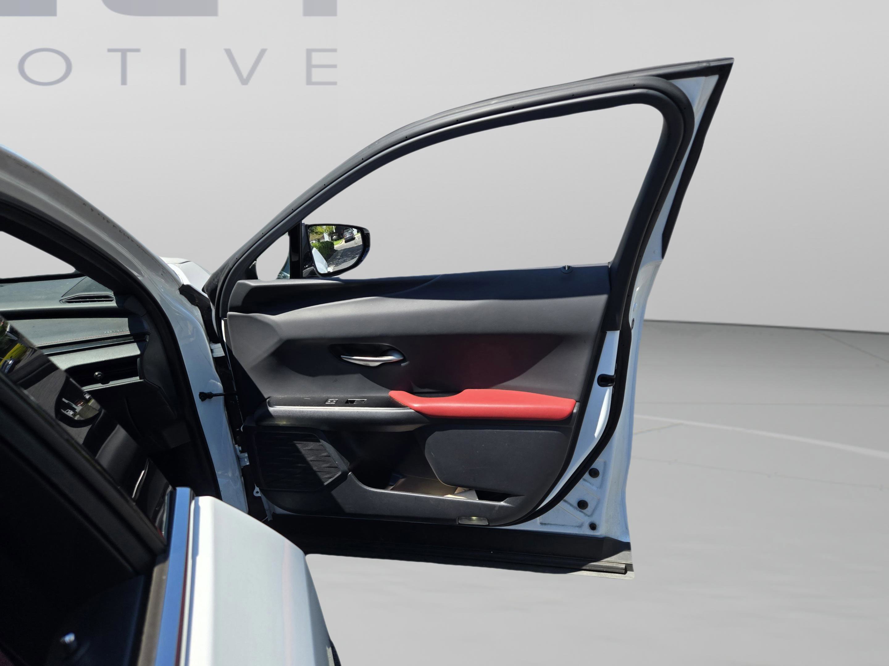 Used 2022 Lexus UX 200 F Sport w/ Accessory Package (Z2) FWD image 19