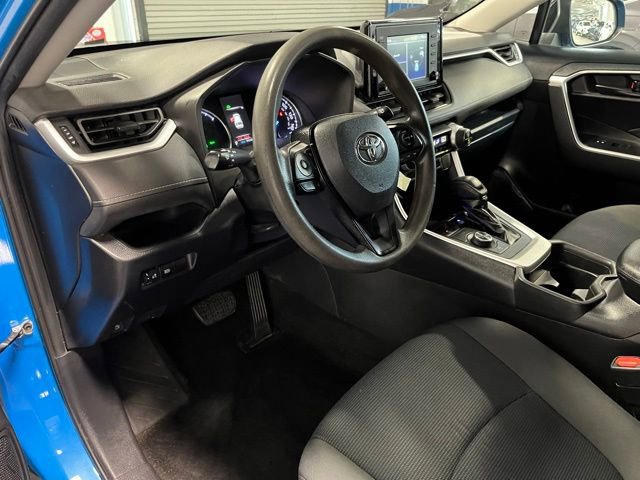 Used 2019 Toyota RAV4 LE w/ Carpet Mat Package AWD/4WD image 19