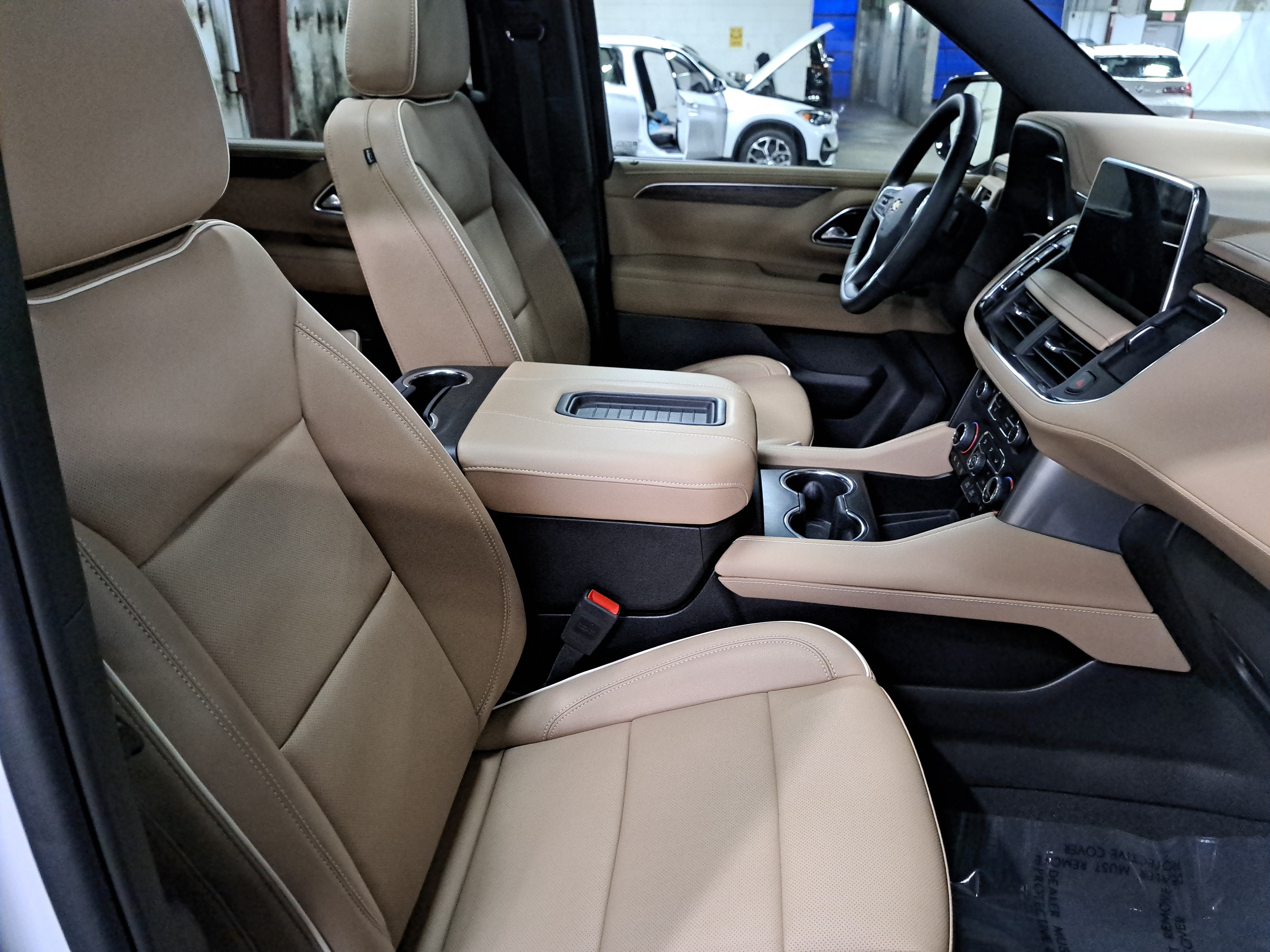Used 2024 Chevrolet Suburban Premier AWD/4WD image 10