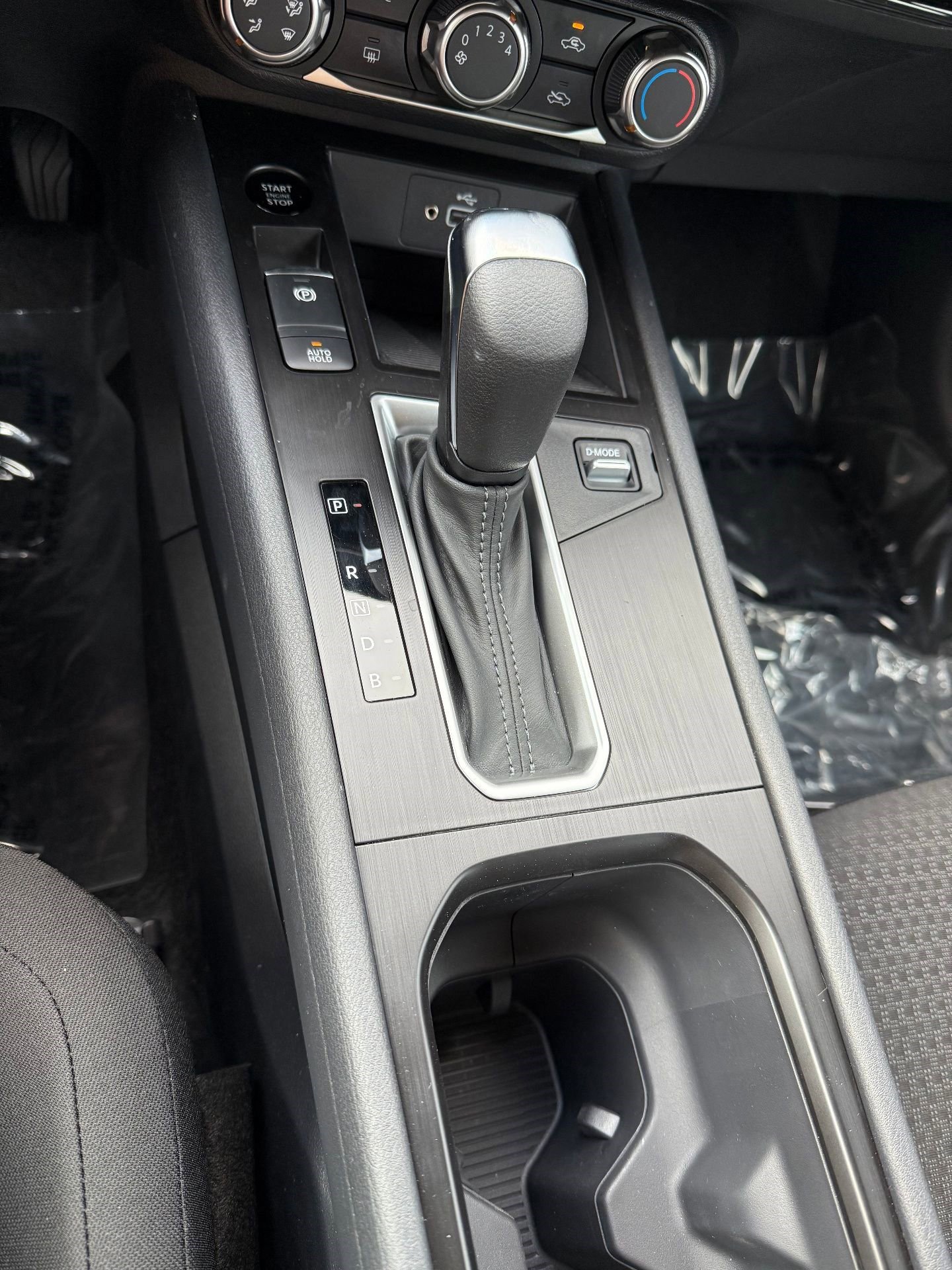 New 2026 Nissan Kicks SR w/ Cold Weather Package image 26