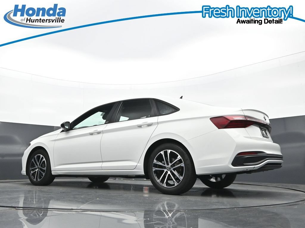 Used 2025 Volkswagen Jetta Sport FWD image 30
