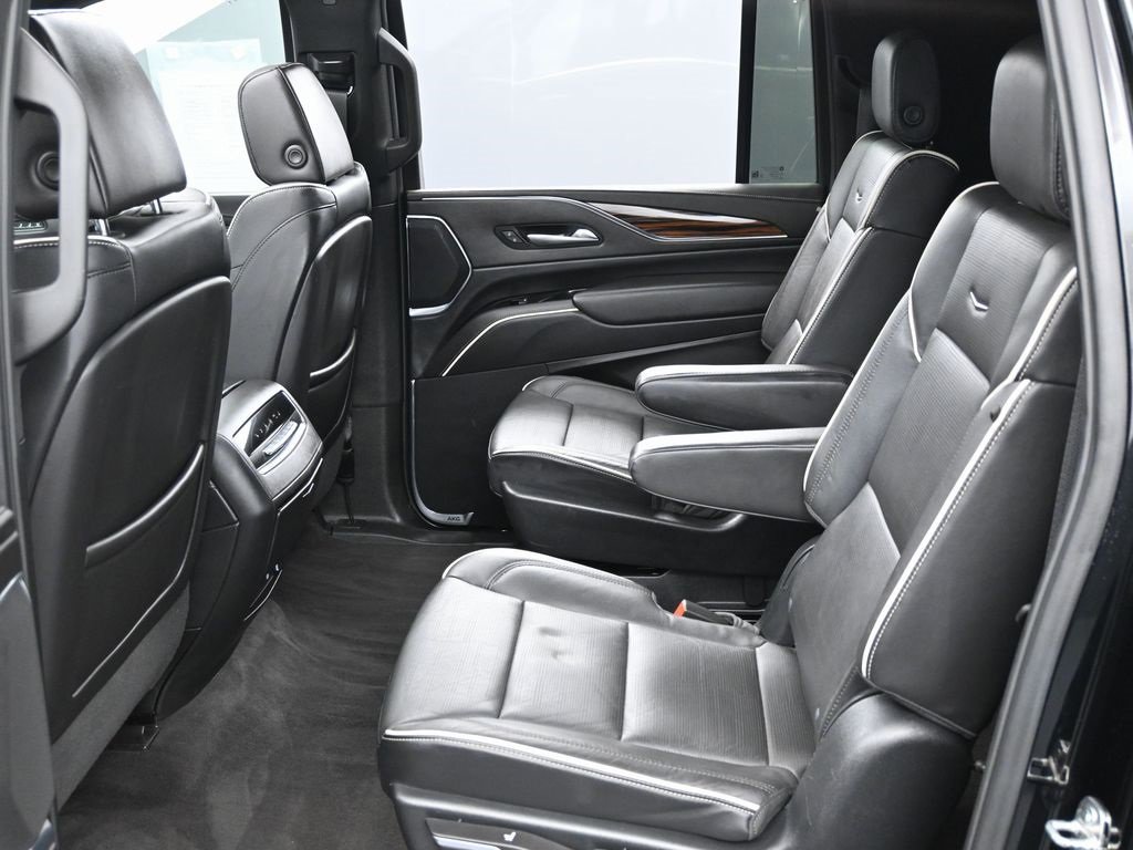 Used 2023 Cadillac Escalade ESV Premium Luxury image 36