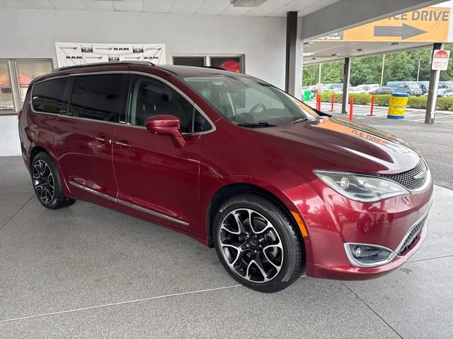 Used 2019 Chrysler Pacifica Touring-L Plus w/ Advanced Safetytec Group FWD image 8