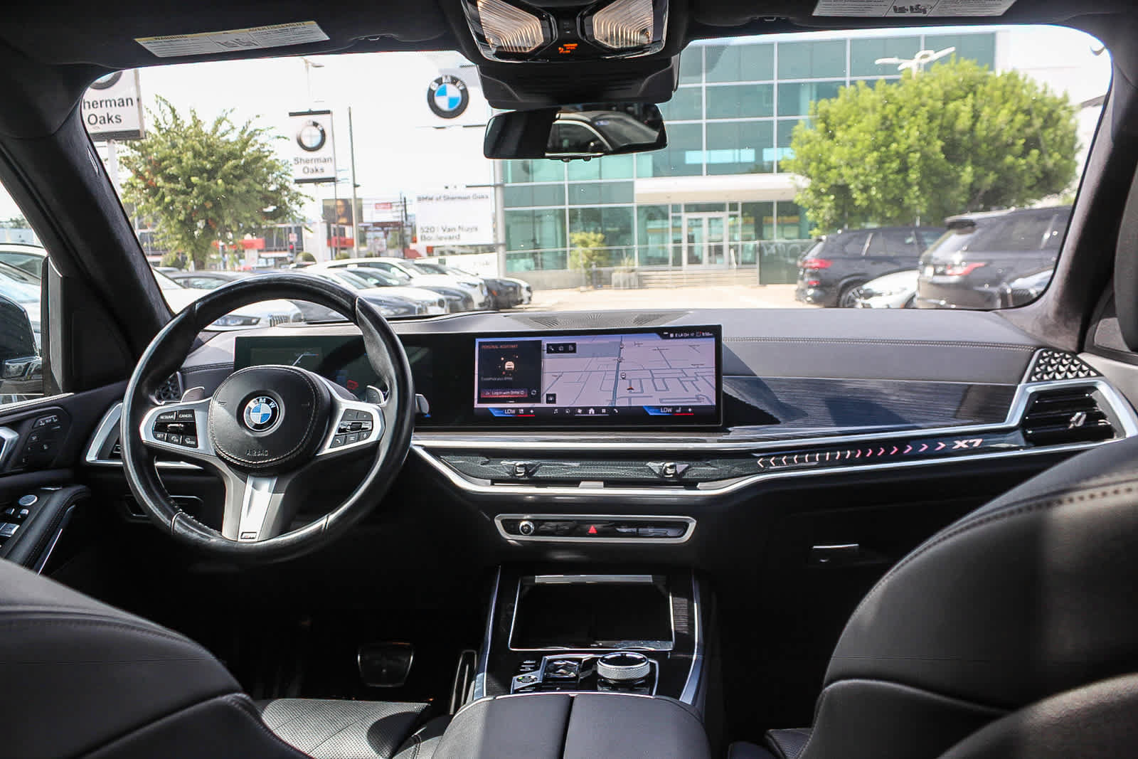 Used 2024 BMW X7 xDrive40i w/ M Sport Package AWD/4WD image 12