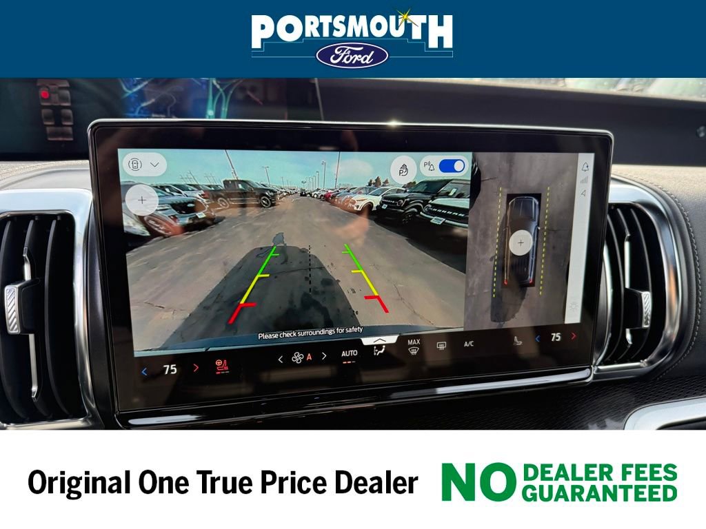 New 2025 Ford Expedition Max Platinum w/ Stealth Performance Package image 15