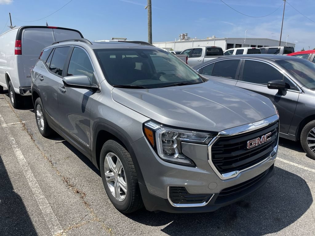 Used 2024 GMC Terrain SLE w/ Driver Convenience Package AWD/4WD image 14
