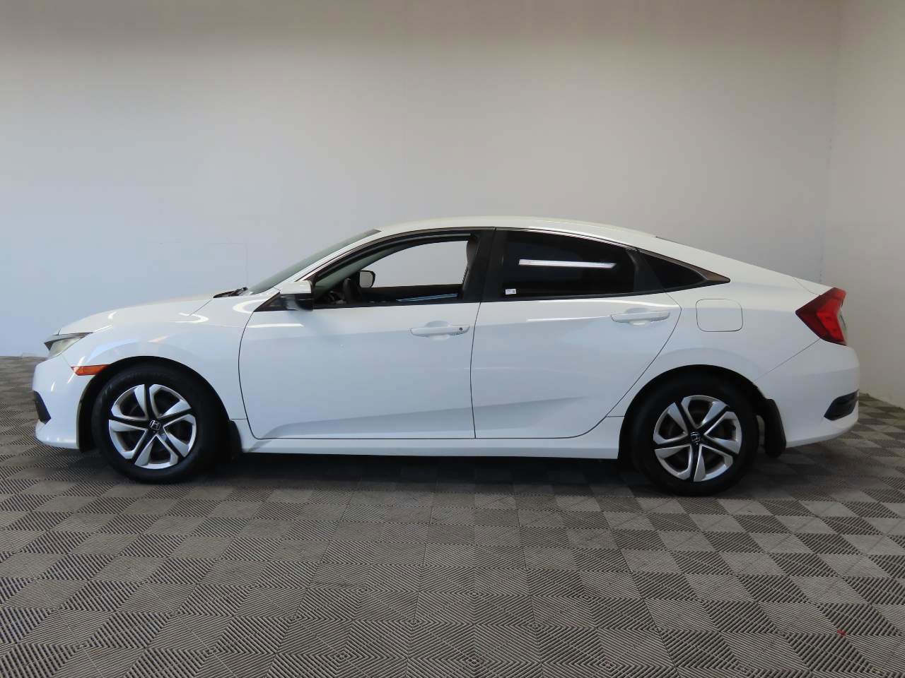 Used 2018 Honda Civic LX image 5