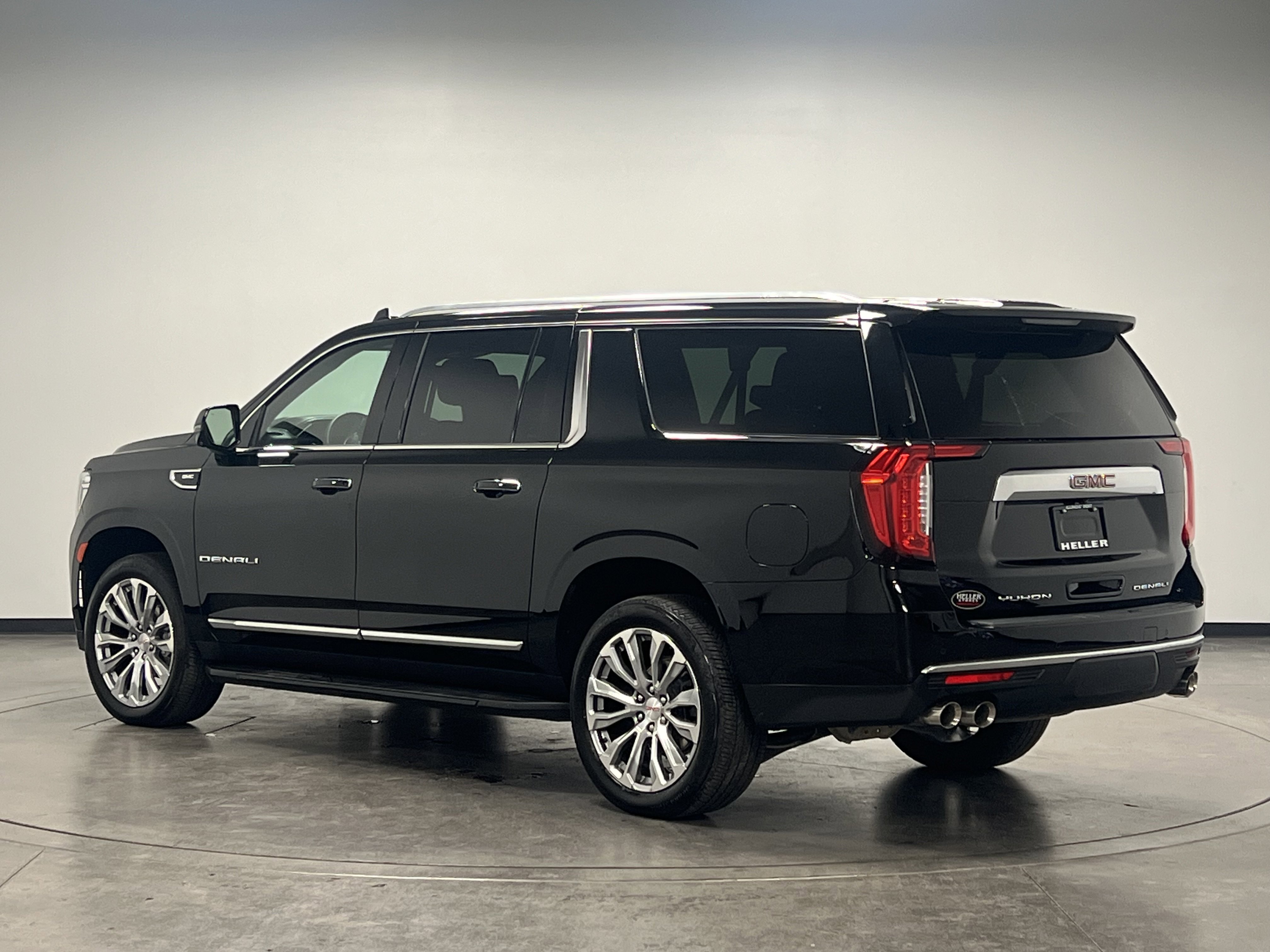 Used 2024 GMC Yukon XL Denali image 6