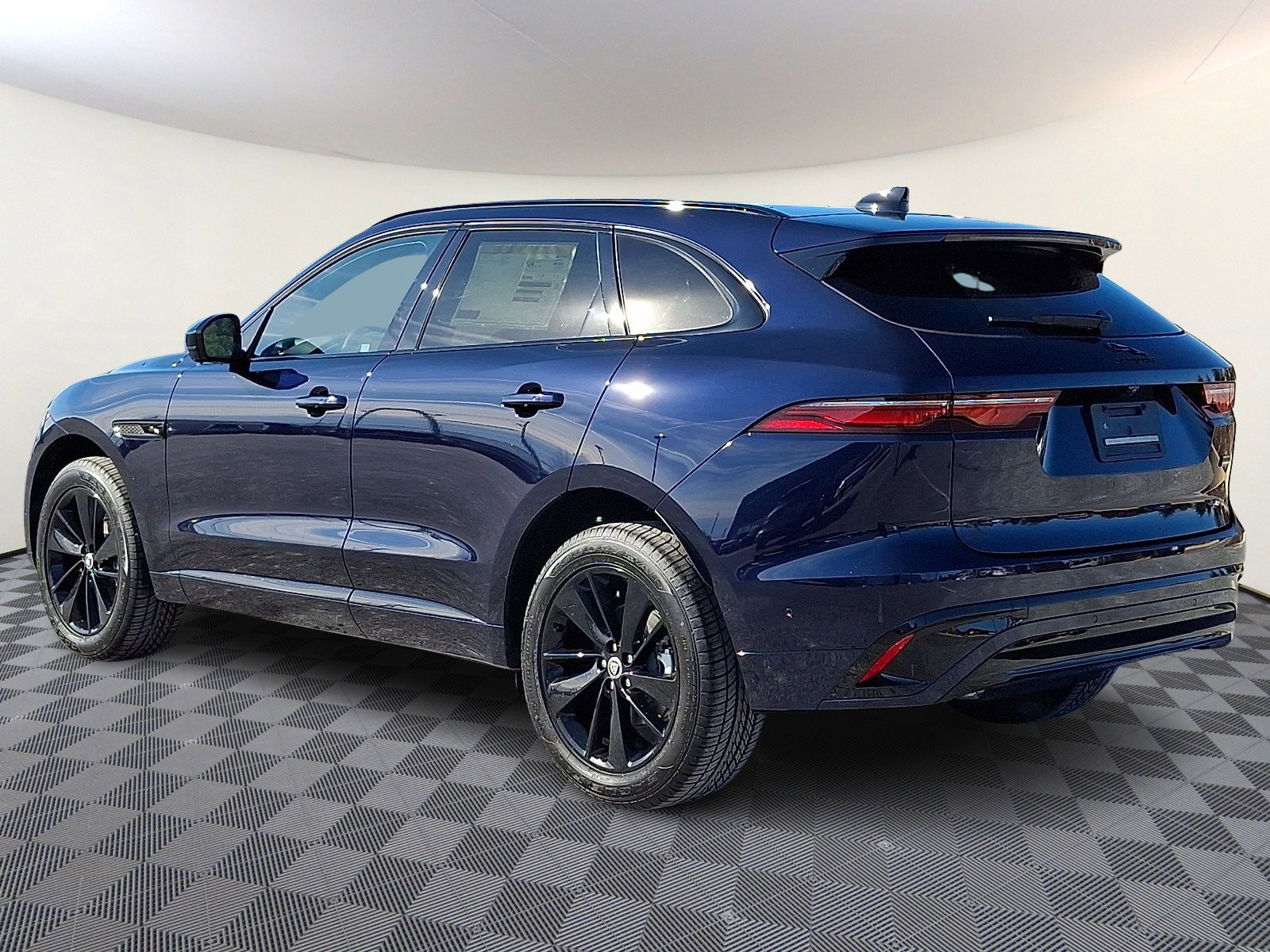 New 2026 Jaguar F-PACE R-Dynamic S image 6