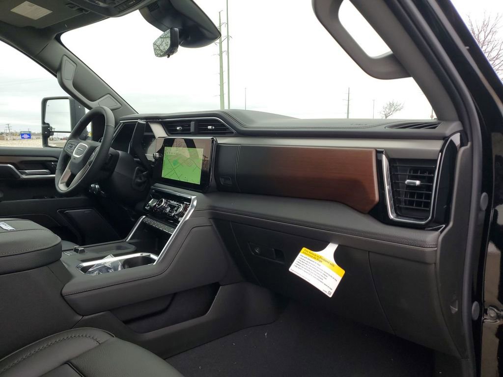 New 2025 GMC Sierra 3500 Denali w/ Denali Reserve Package image 31