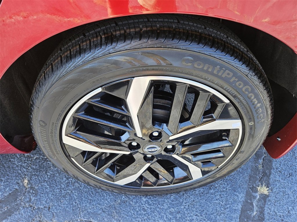 New 2025 Nissan Versa SR w/ Trunk Package image 8