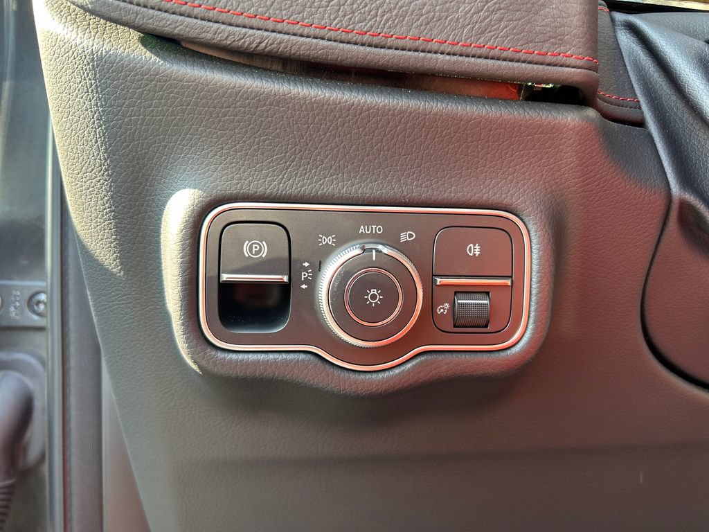 Used 2025 Mercedes-Benz G 550 image 14