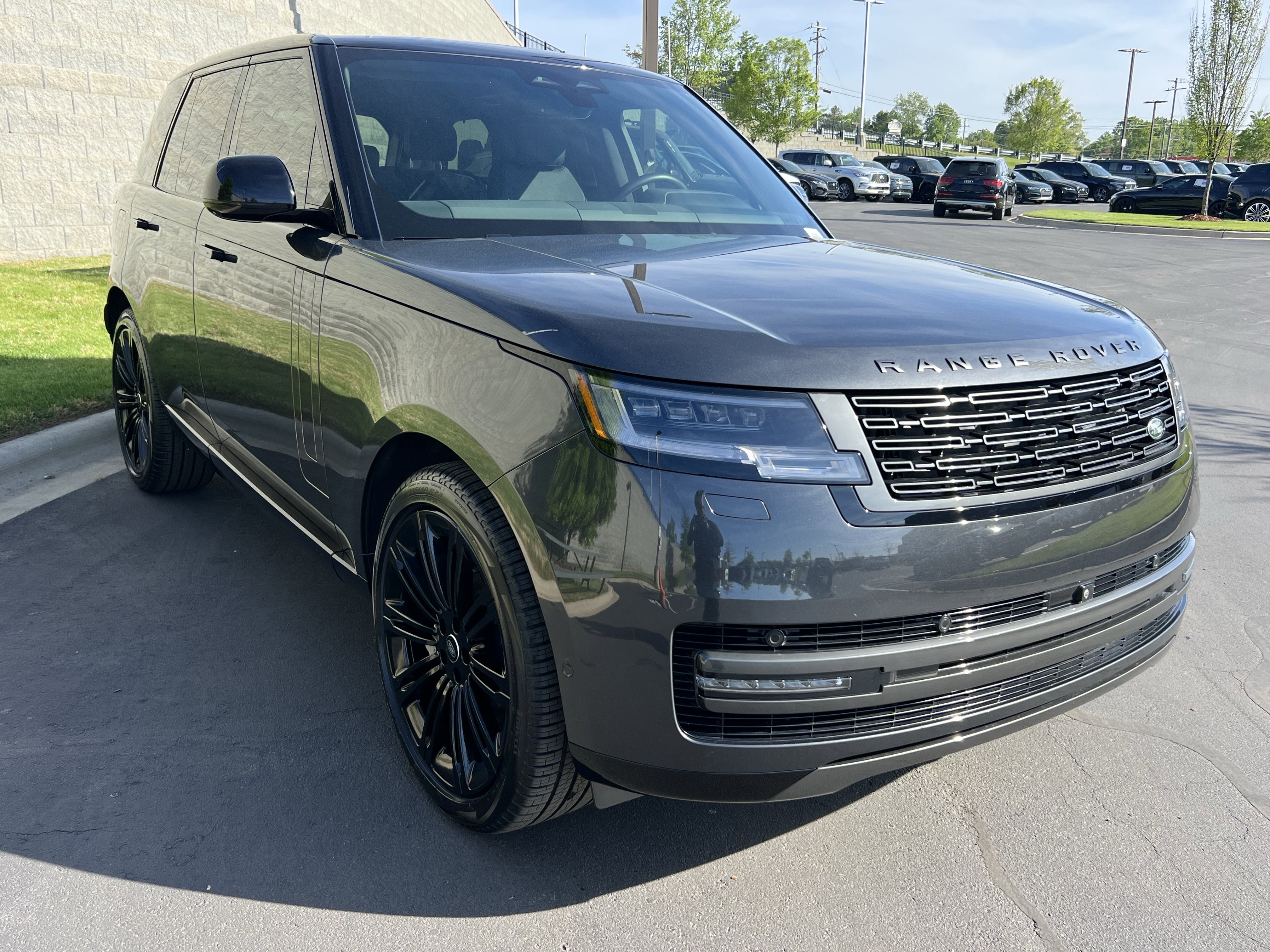 Certified 2024 Land Rover Range Rover SE image 9