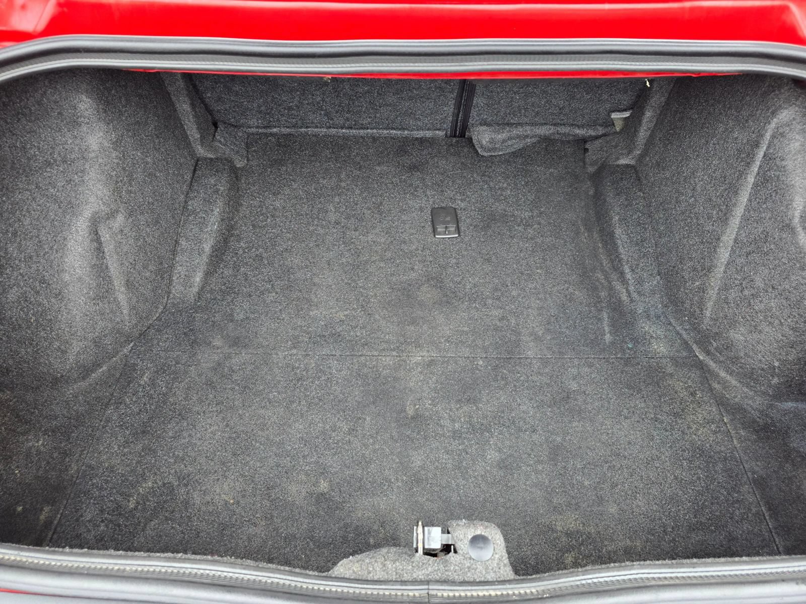 Used 2014 Dodge Challenger SXT RWD image 14