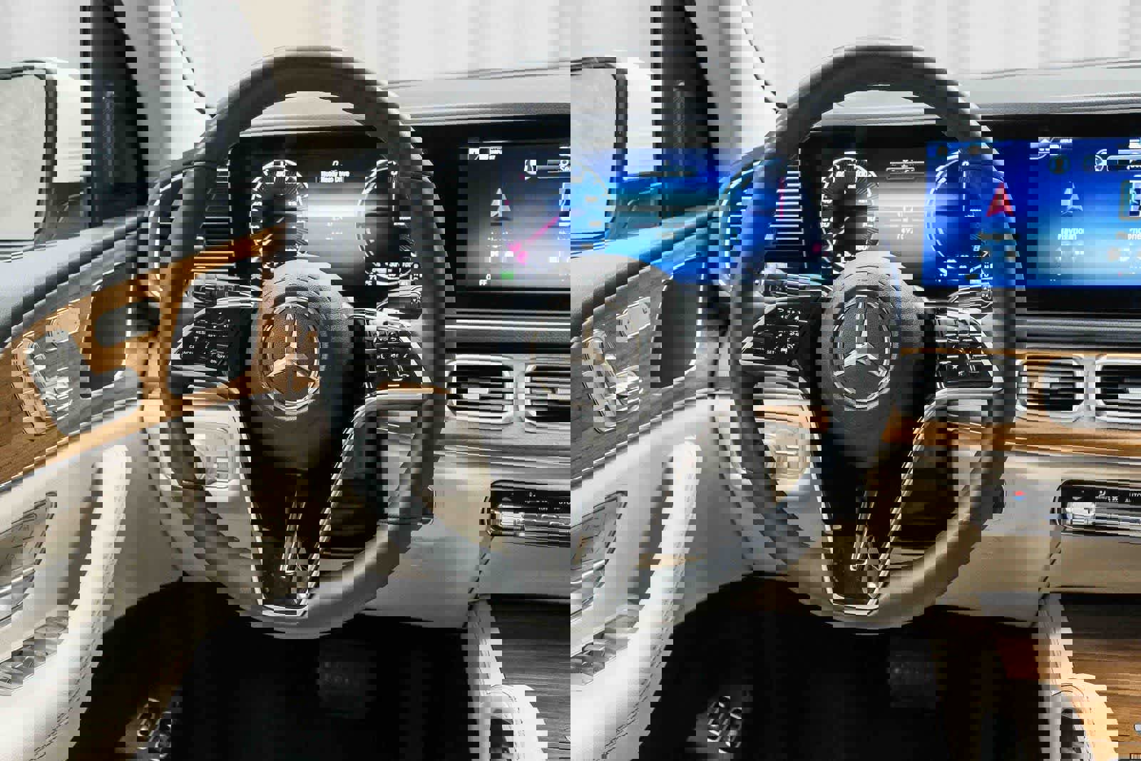 Used 2025 Mercedes-Benz GLE 450e 4MATIC image 16