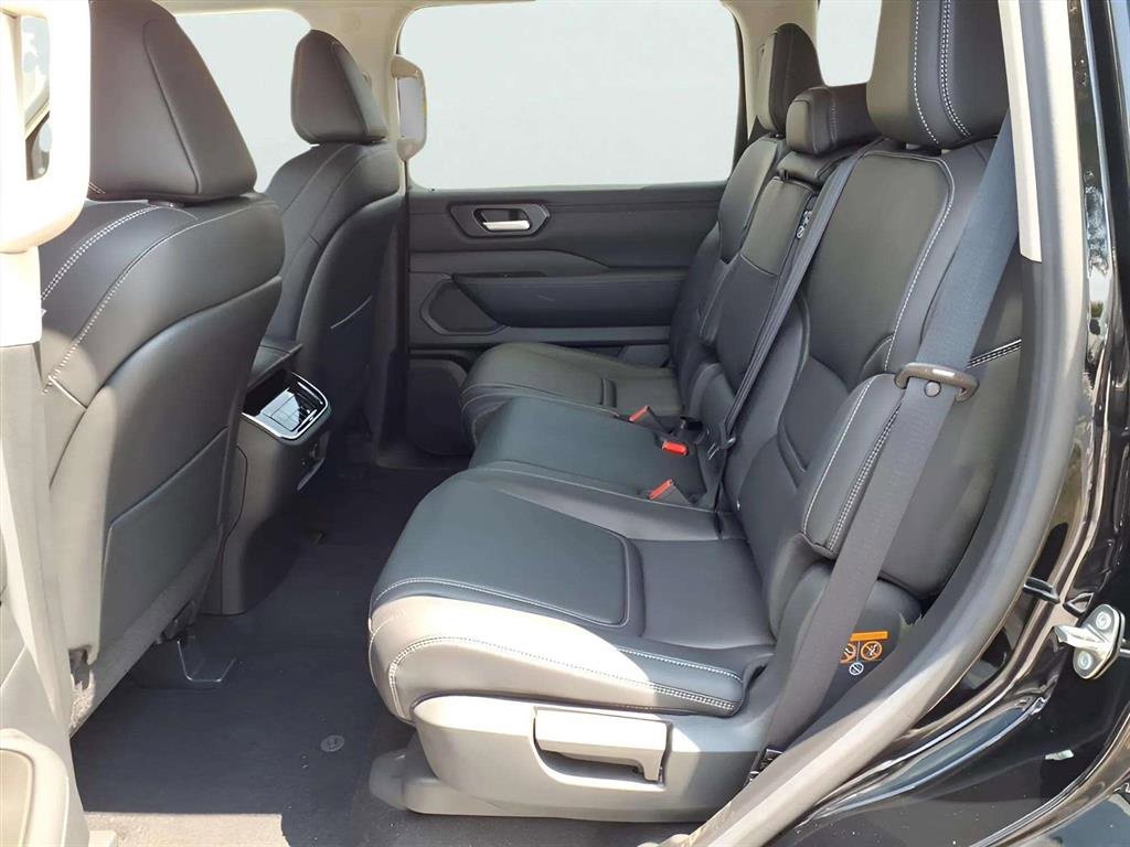 New 2026 Nissan Armada SV image 16
