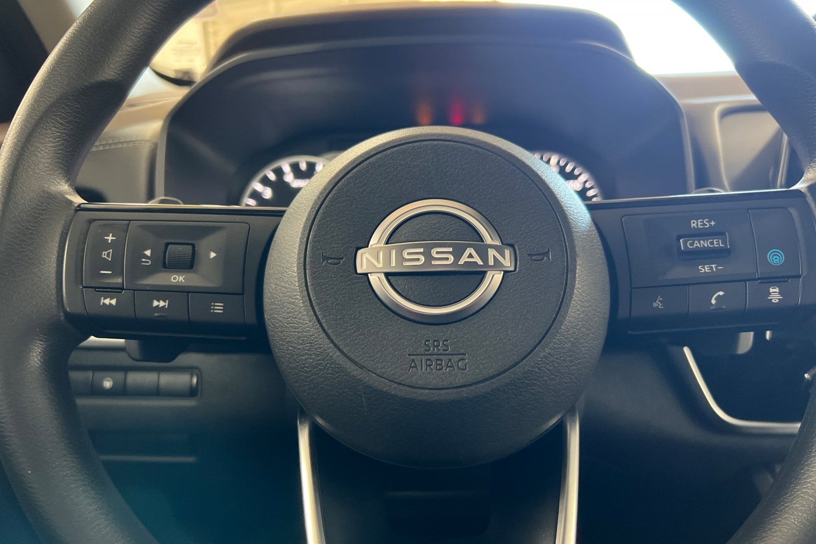 Used 2022 Nissan Rogue SV image 21